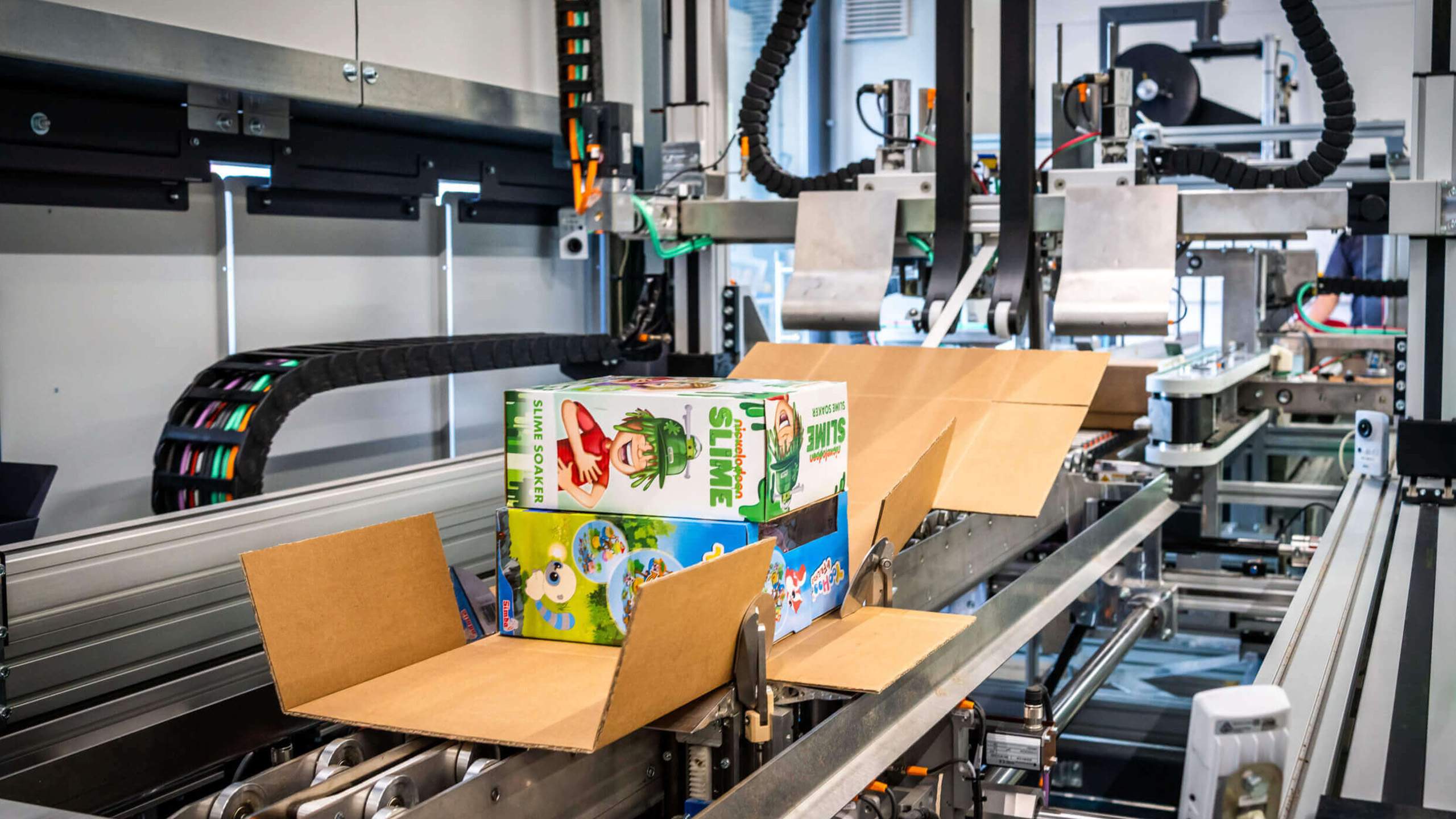 Read more about the article Custom Packaging Automation: From Manual to Fully Automated Systems